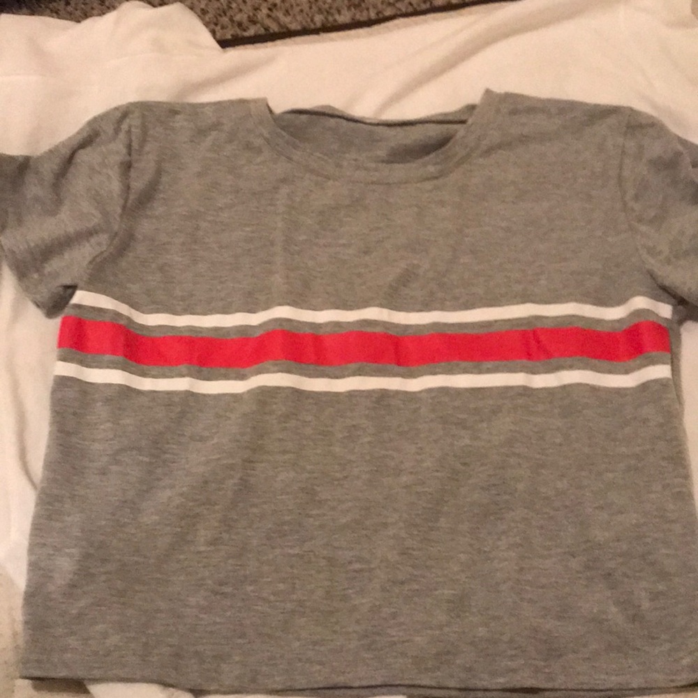 gray crop top